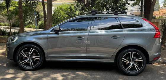 VOLVO XC60 2.0 T5 R-DESIGN GASOLINA 4P AUTOMÁTICO